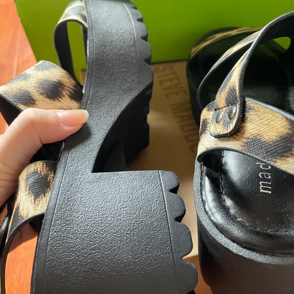 NWOT MADDEN GIRL CHUNKY SANDALS SOLD - Picture 4 of 5